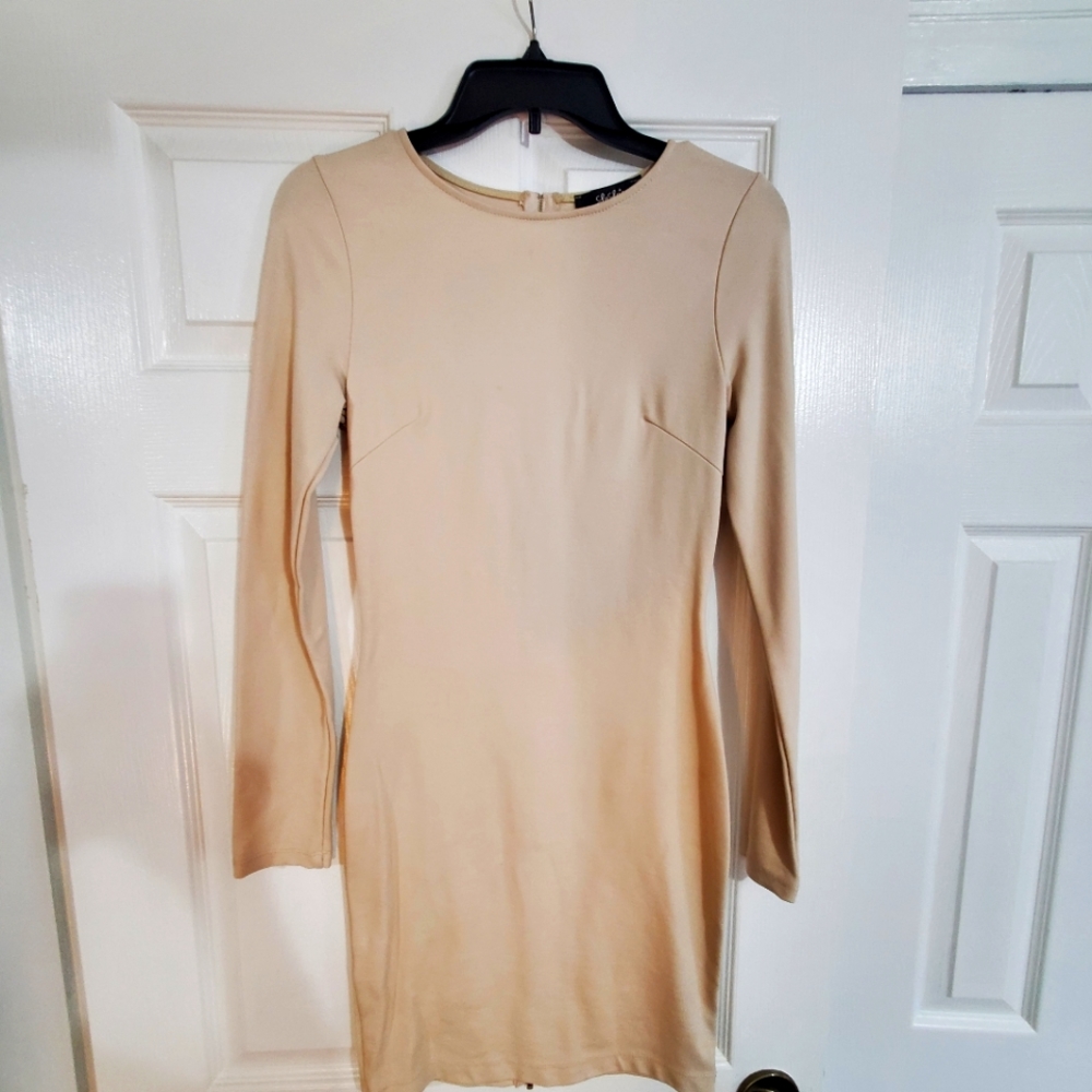 LuLu's nude color bodycon dress (size small)